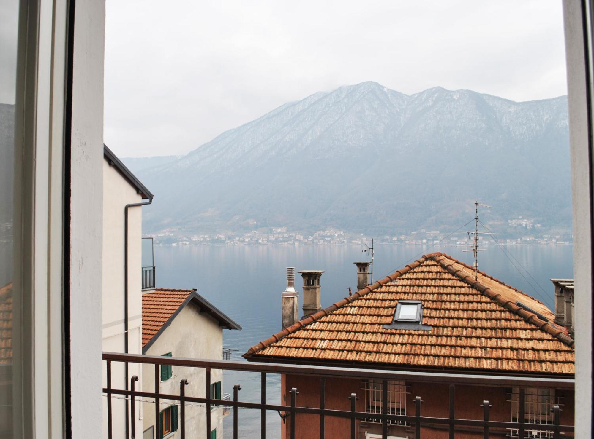 The Romantic Village House - Apartments With Lake View Colonno Bagian luar foto